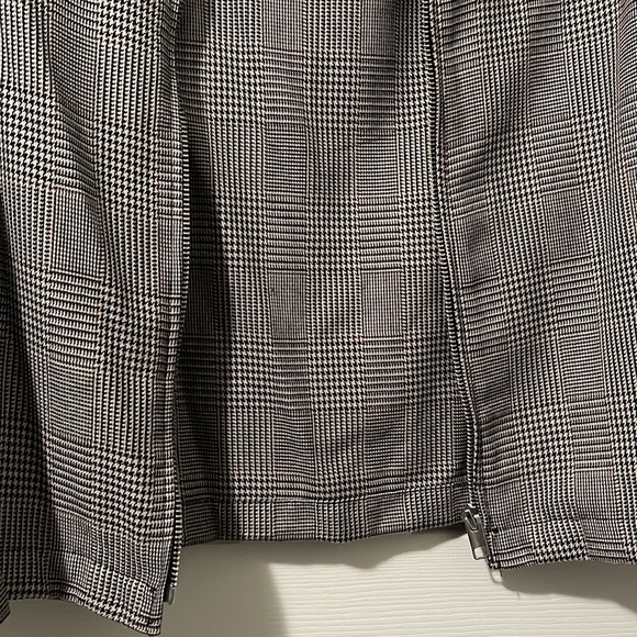 H&M Zippered Shirt - Picture 5 of 6